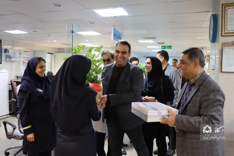 معاونین آموزش و تحقیقات و فناوری دانشگاه روز پرستار را تبریک گفتند.
