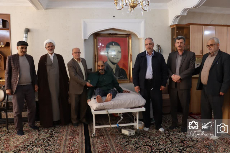 دیدار مسئولان دانشگاه علوم پزشکی اراک با پدر شهید والامقام حمید مظاهری